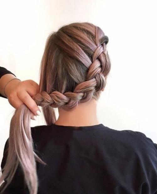 Прическа с цветком из волос. 04