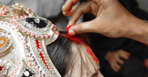 Синдур, что это. Синдур - символ замужества.