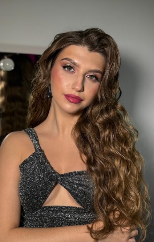 2-2, 5 часа и эффектный новогодний образ стойкостью до 24 ч готов. 02