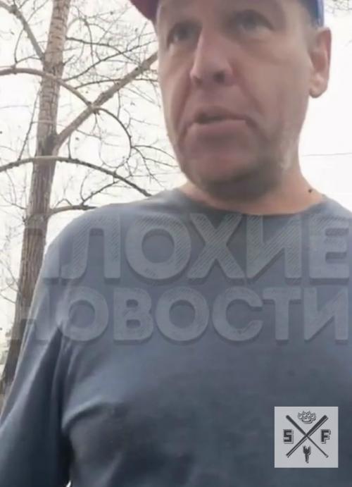 Это вот это бабушка сидит? 01