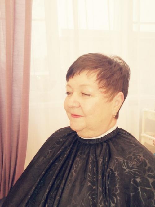 Каскад -  отличный вариант для женщин в возрасте. 02