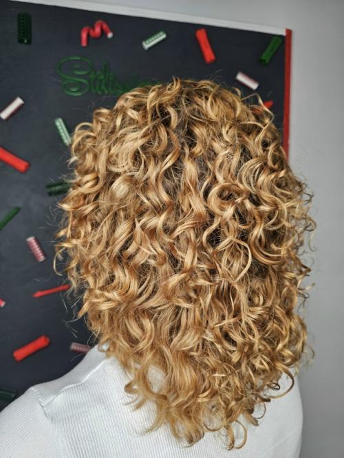 А как сделать такие кудри? 

