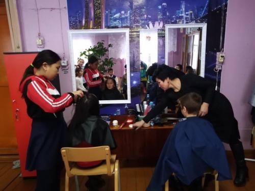 п/ц челээш организовали благотворительную акцию ко дню всемирного дня ребенка Подари Красоту. 01