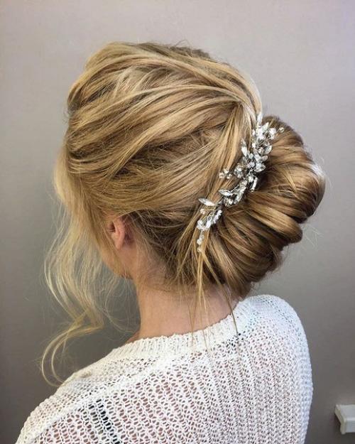 Девушки!  Напоминаю, что помимо стрижек и окрашивания я занимаюсь вечерними? 07