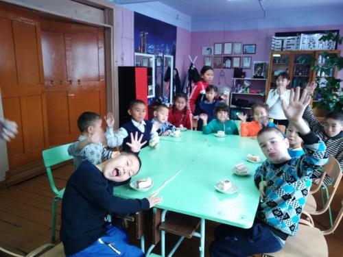 п/ц челээш организовали благотворительную акцию ко дню всемирного дня ребенка Подари Красоту. 04