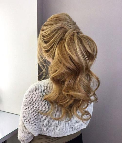 Девушки!  Напоминаю, что помимо стрижек и окрашивания я занимаюсь вечерними? 02