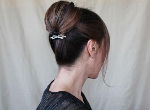 Прическа для обладательниц средних волос? 08