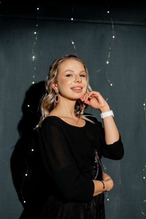 Как позировать на фото, чтобы полюбить себя на всех снимках! 04