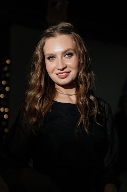 Как позировать на фото, чтобы полюбить себя на всех снимках! 02