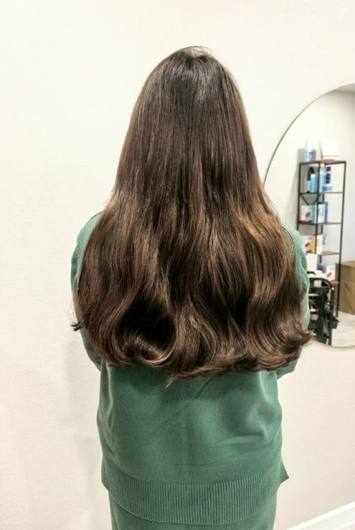 Афронаращивание волос - это удивительная техника, позволяющая создать роскошные объемные локоны, которые придают образу яркость и индивидуальность. 01