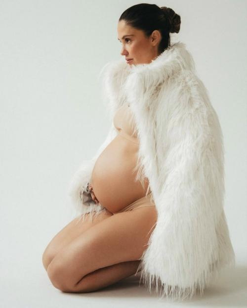 Наконец - то увидела первую беременную фотосессию Агаты муцениеце - такая нежность и естественность в каждом кадре! 05