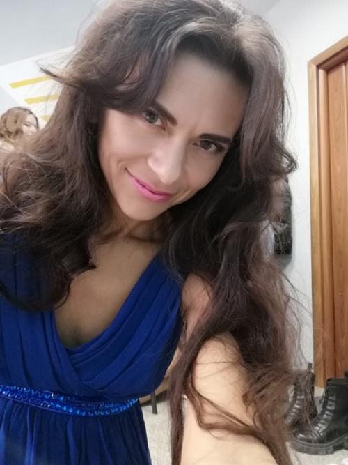 Когда я училась в девятом классе, мне очень хотелось стать блондинистее, чем я есть на самом деле. 01