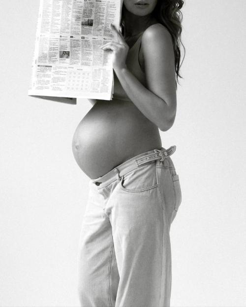 Наконец - то увидела первую беременную фотосессию Агаты муцениеце - такая нежность и естественность в каждом кадре! 01