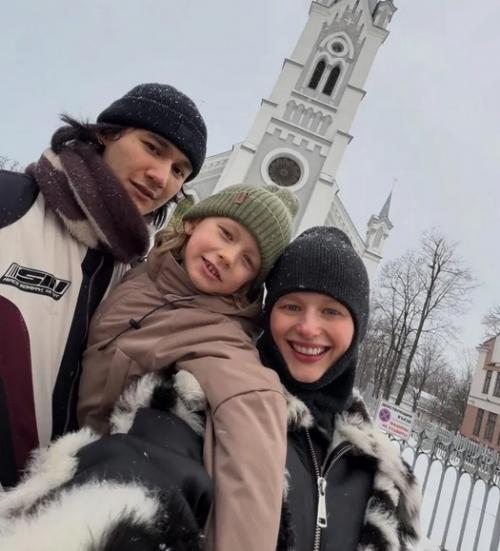 У Меня еще не Было Свадьбы Мечты: Саша бортич призналась, что захотела выйти замуж за 27-летнего актера. 01