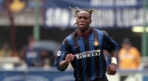 Тарибо уэст: история эксцентричного и скандального защитника, кидавшего майку в Мирча луческу и ставшего пастором. 02