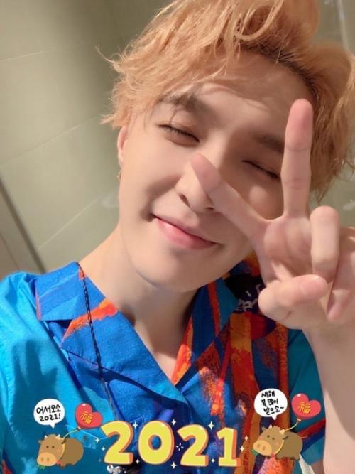 Я очень - очень - очень - очень сильно хочу увидеть фотографии чондэ и чунмена в такой день. 05