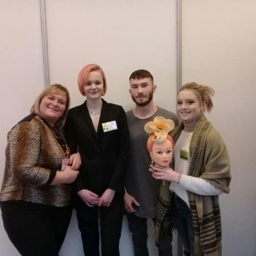 Мы чемпионы!  Антон догадов - модная женская стрижка с укладкой 1 место! 01