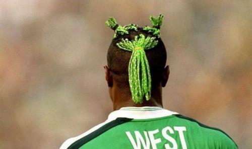 Тарибо уэст: история эксцентричного и скандального защитника, кидавшего майку в Мирча луческу и ставшего пастором. 01