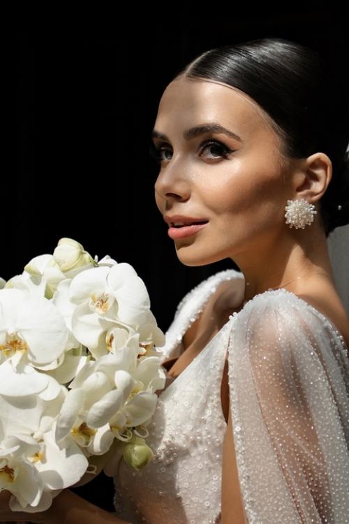 Расслабленный стиль. Те невесты, что готовятся к свадьбе по московским/питерским свадьбам - видят как сильно отличаются их невесты и наши. 01