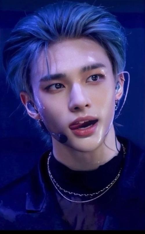 020323: кажется, причёска этого ИИ отсылка на хван хёнджина. 08 020323: кажется, причёска этого ИИ отсылка на хван хёнджина. 08