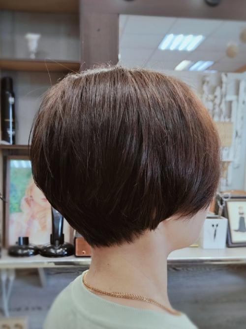 Стрижка.  Хорошая стрижка - это фундамент в создании красивого гармоничного образа. 01