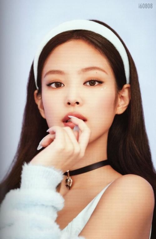 100322: Blackpink's Season's Greeting. 04