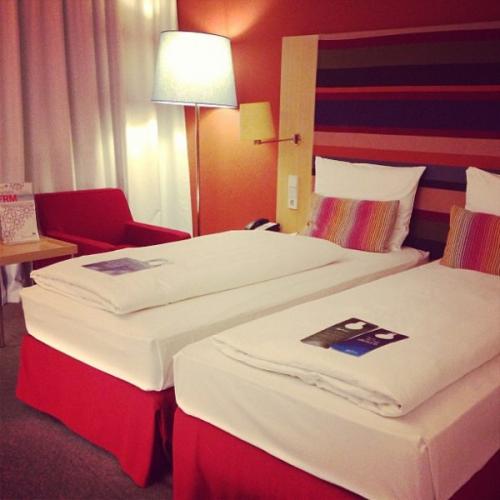 Небесная профессия: работа стюардессы. 04 Небесная профессия: работа стюардессы. 04