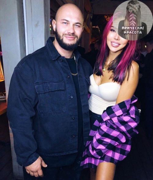 Как же Оксане Самойловой идет с новым цветом волос, так ярко. 01