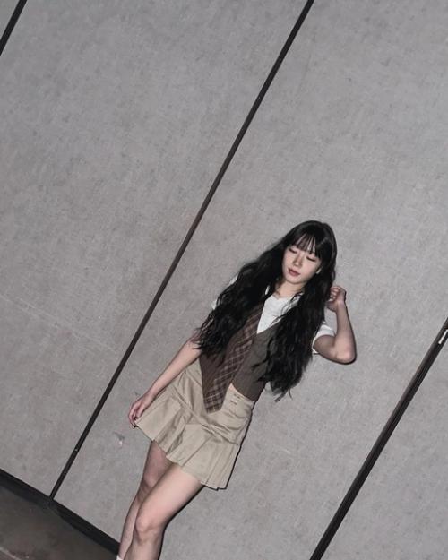 070323: казуха из LE Sserafim опубликовала фотографии с ч лкой. 04 070323: казуха из LE Sserafim опубликовала фотографии с ч лкой. 04