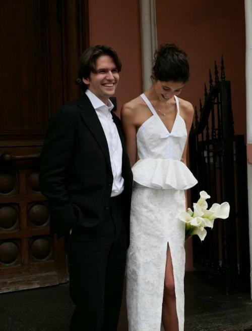 Дочь Оксаны Рим, фэшн - инфлюенсер варвара Протасова, вышла замуж за своего возлюбленного, Степана симкина. 01