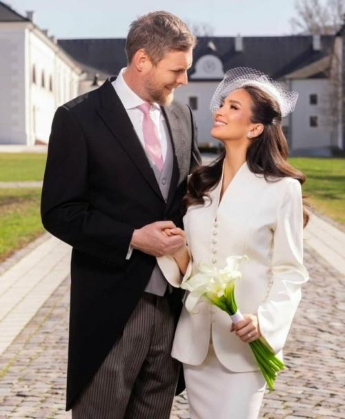 15 марта 2026 года состоялась свадьба кронпринца Албании леки зогу и блерты челибаши. 01