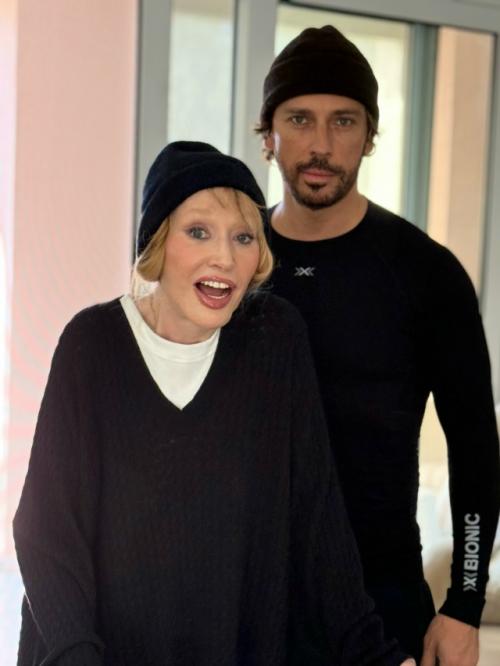 Пока иноагент Галкин становился секс - символом, жена Пугачева лет на 50 помолодела. 01