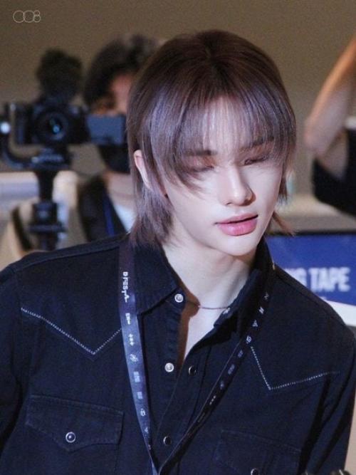 020323: кажется, причёска этого ИИ отсылка на хван хёнджина. 03 020323: кажется, причёска этого ИИ отсылка на хван хёнджина. 03