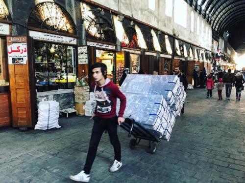 Про Сирию 2. миновав несколько блокпостов мы въехали в Дамаск. 01