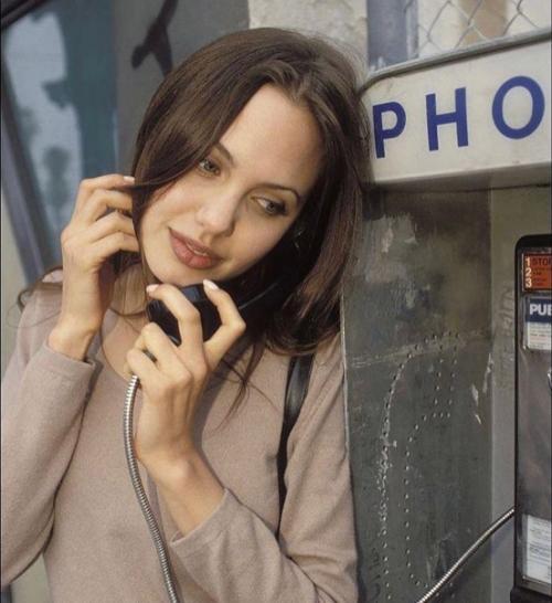 Юная Анжелина.  Какое фото вам нравится больше: 1-6? 03