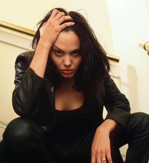 Юная Анжелина.  Какое фото вам нравится больше: 1-6? 01