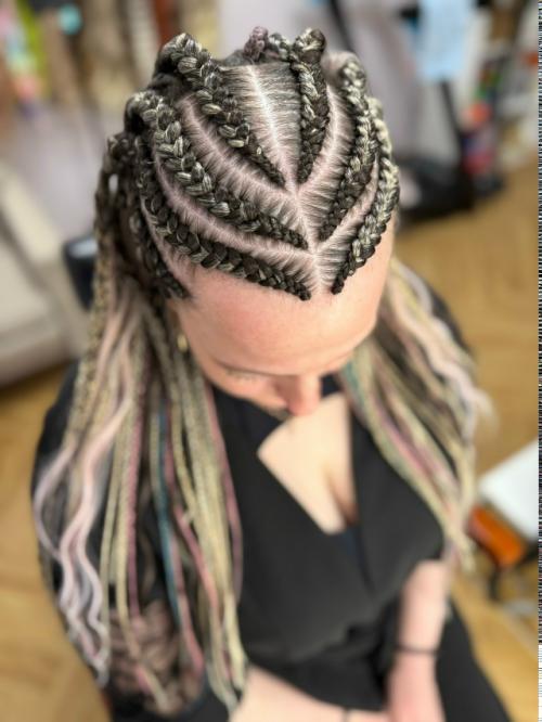 Я эту прическу за её универсальность люблю! 01