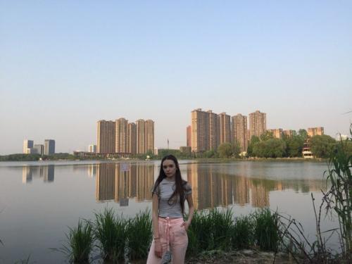 Julia? Wuhan, China? 02 Julia? Wuhan, China? 02