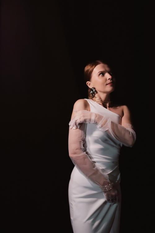 Когда Ира написала мне, что хочет на фотосессию ко дню рождения, в моей голове сразу всплыли картинки. 04