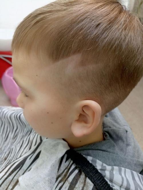 Парикмахер - добро. Недавно в нашем поселке прошла благотворительная акция, в которой участвовала парикмахер юрьева Алена. 01 Парикмахер - добро. Недавно в нашем поселке прошла благотворительная акция, в которой участвовала парикмахер юрьева Алена. 01