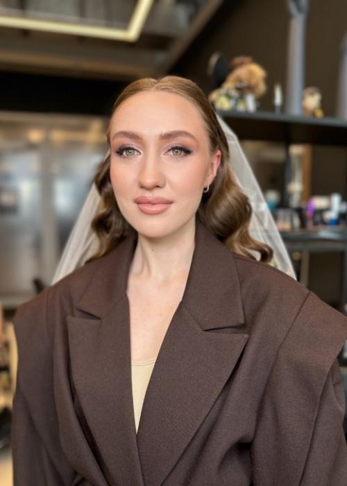 Милые невесты однозначно нужен пробный макияж и прическа. 03