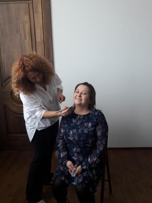 В декабре месяце моя подруга Софья Порошина подарила мне подарочный сертификат к имиджмейкеру. 01