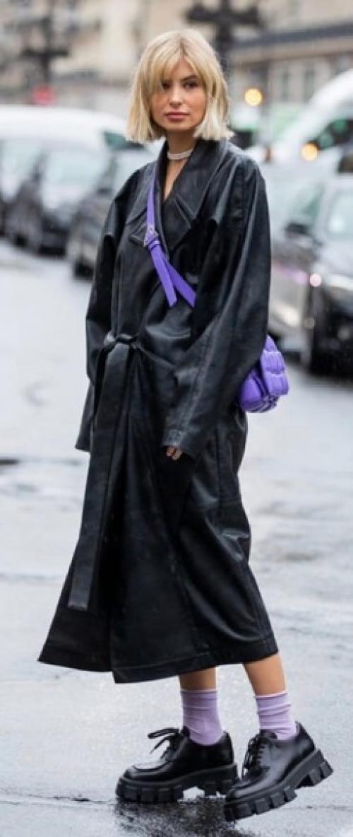 Несмотря на нашу долгоиграющую любовь к грубым ботинкам и кроссовкам - подиум и стритстайл явно нашёл альтернативу первым и вторым. 04