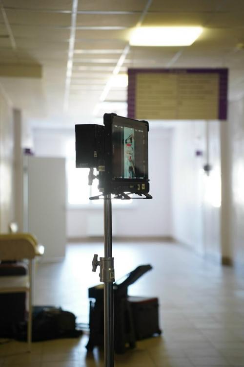 Работа в кино очень затягивает, это не обычный день визажиста. 01