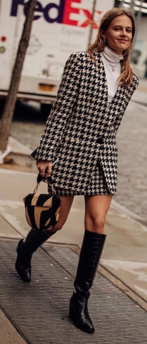 Несмотря на нашу долгоиграющую любовь к грубым ботинкам и кроссовкам - подиум и стритстайл явно нашёл альтернативу первым и вторым. 03