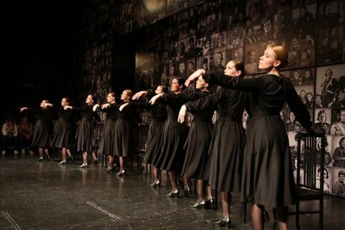 В дни празднования годовщины великой победы 8 и 9 мая на малой сцене нашего театра - незабываемое. 02 В дни празднования годовщины великой победы 8 и 9 мая на малой сцене нашего театра - незабываемое. 02