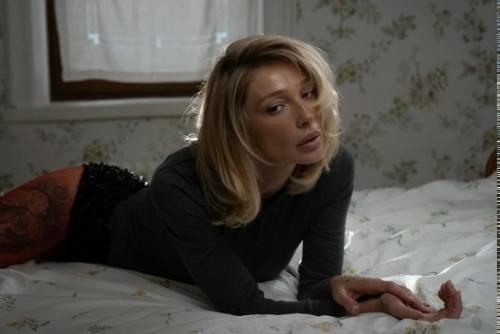 Поклонники Насти ивлеевой получили долгожданный повод для радости: появились кадры её новой откровенной фотосессии. 03