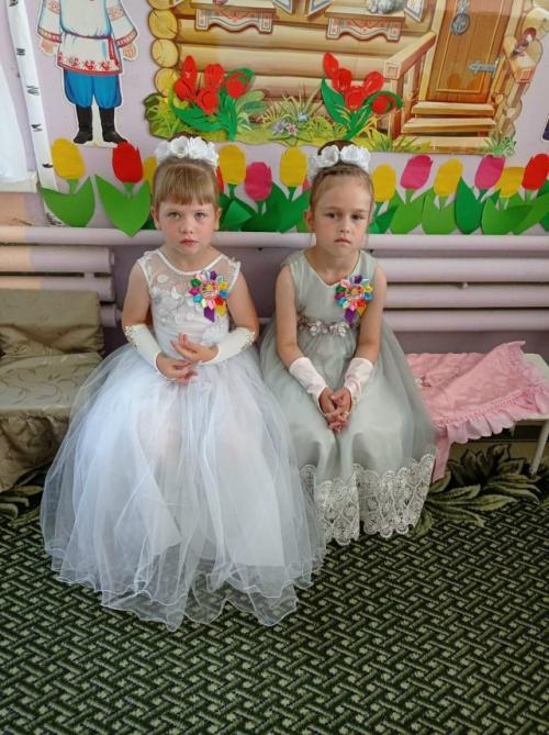 Резиночки на пучок!   Оказывается есть и такое украшение для волос. 02