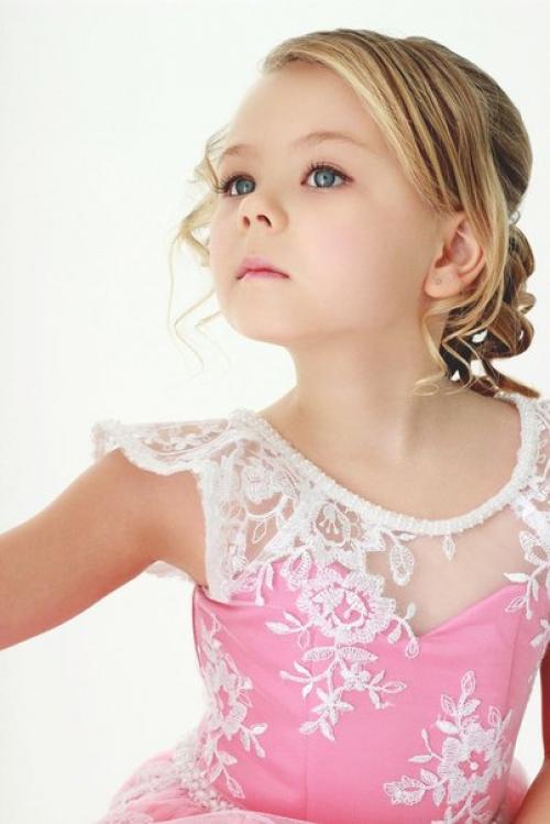 Девочки!  Записывайтесь на прически к выпускному уже сейчас? 01