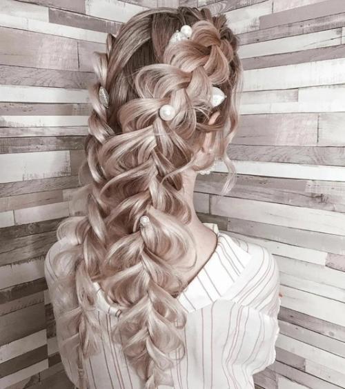 Косы - это вечный атрибут женственности и красоты. 02